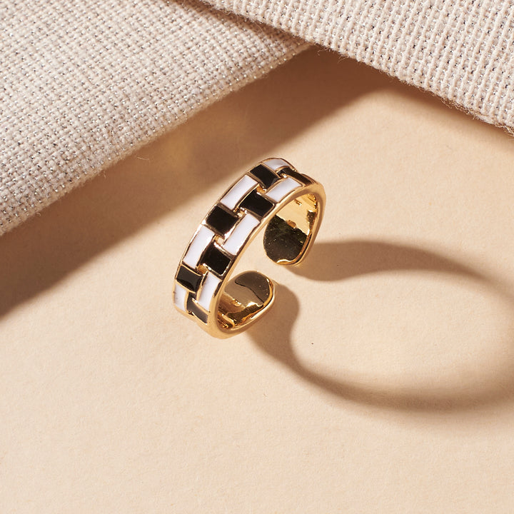 Ray Black and White Enamel Gold Ring
