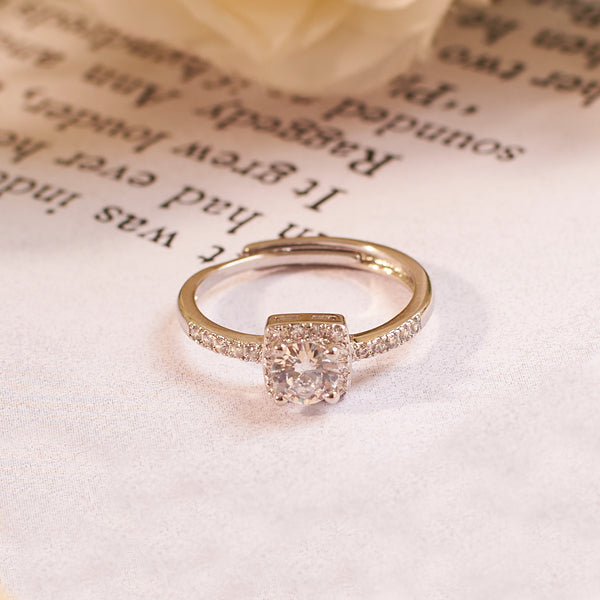 Rosaria Solitaire Silver Ring