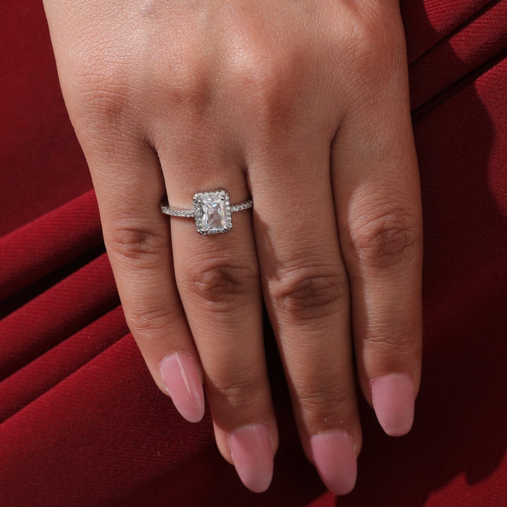 Span Studded Solitaire Silver Ring