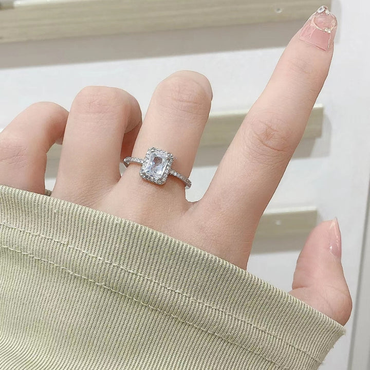 Span Studded Solitaire Silver Ring