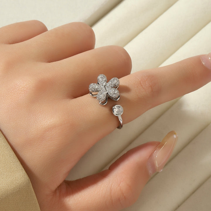 Crystal Daisy Spinner Ring - Salty Accessories