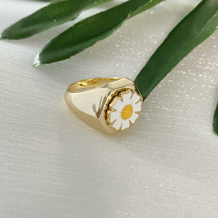 Chic Gold blossom Ring