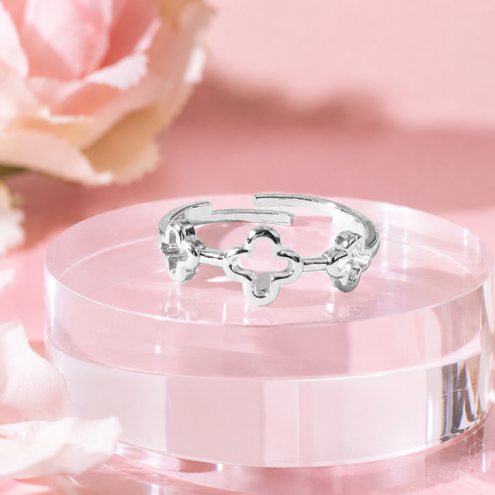 Mini Clover Silver Ring