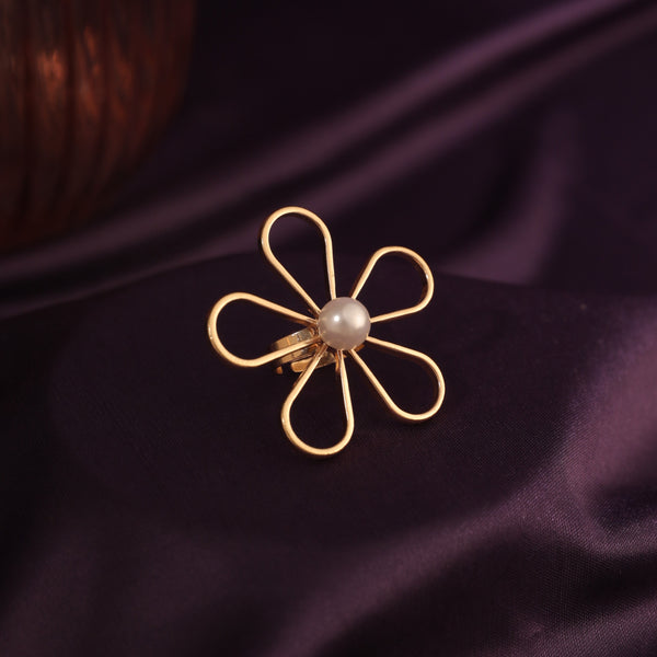 Golden Bloom Pearl Ring