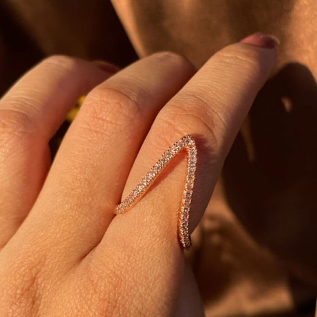 Minimalist V-Curved Ring - Salty Accessories