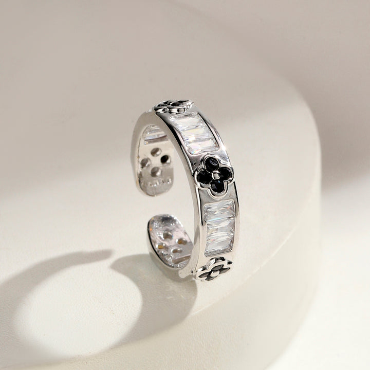 Virelle Clover Groove Ring