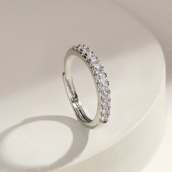 Elaris Crystal Band Ring