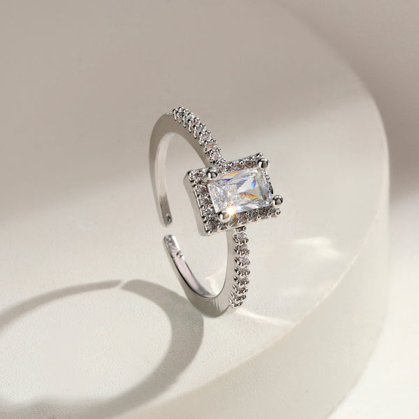 Veyra Rectangular Gleam Ring