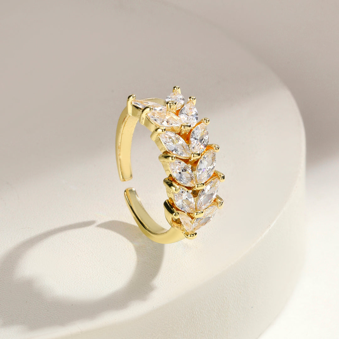 Elvaira Leafline Spark Ring