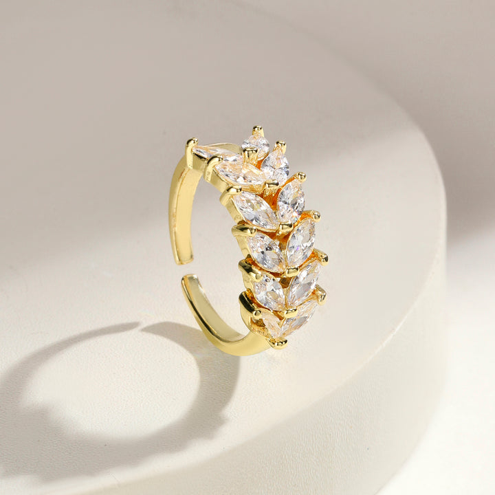Elvaira Leafline Spark Ring