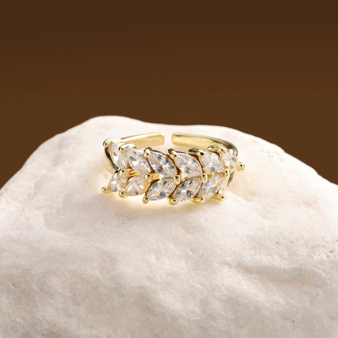 Elvaira Leafline Spark Ring