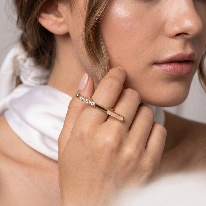 Rose Bar Orbit Sparkling stone Ring
