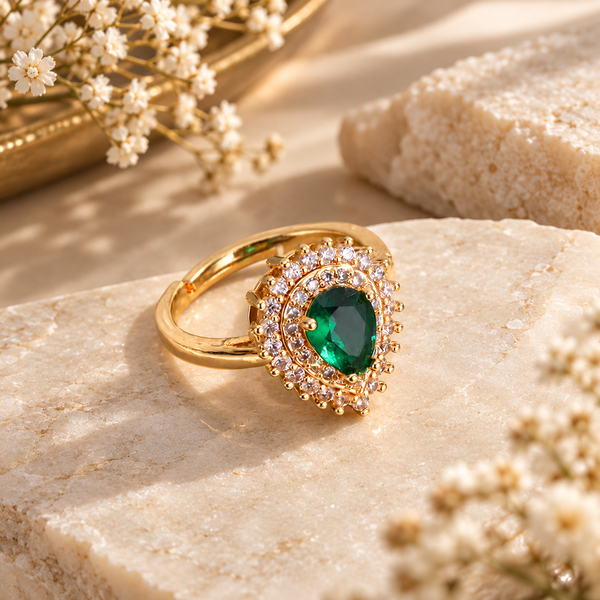 Vera Green Halo Ring