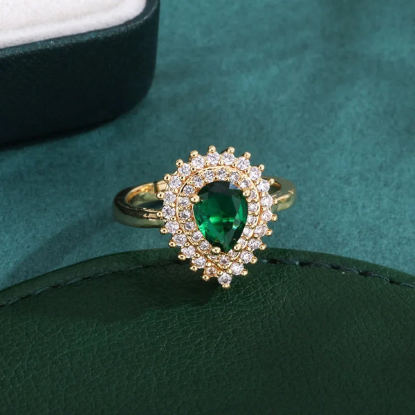 Vera Green Halo Ring