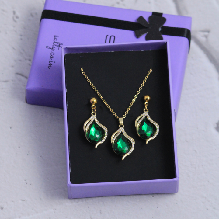 Romantic Emerald Earrings and Necklace Set