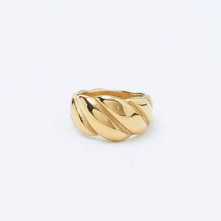 Royal Crossiant Ring | Salty