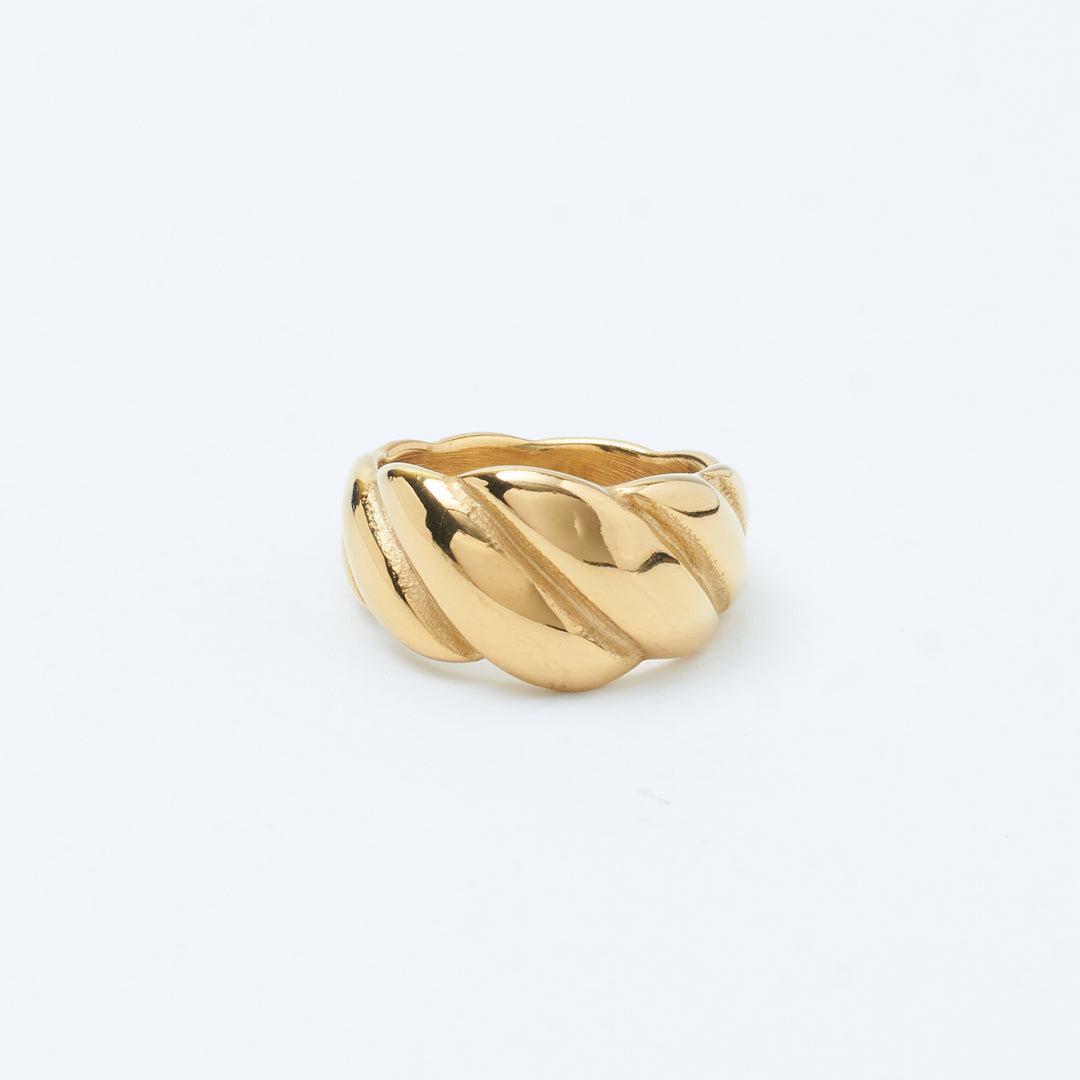 Royal Crossiant Ring | Salty