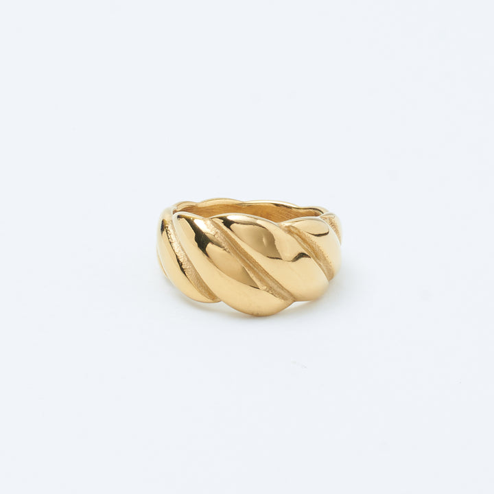 Royal Crossiant Ring | Salty