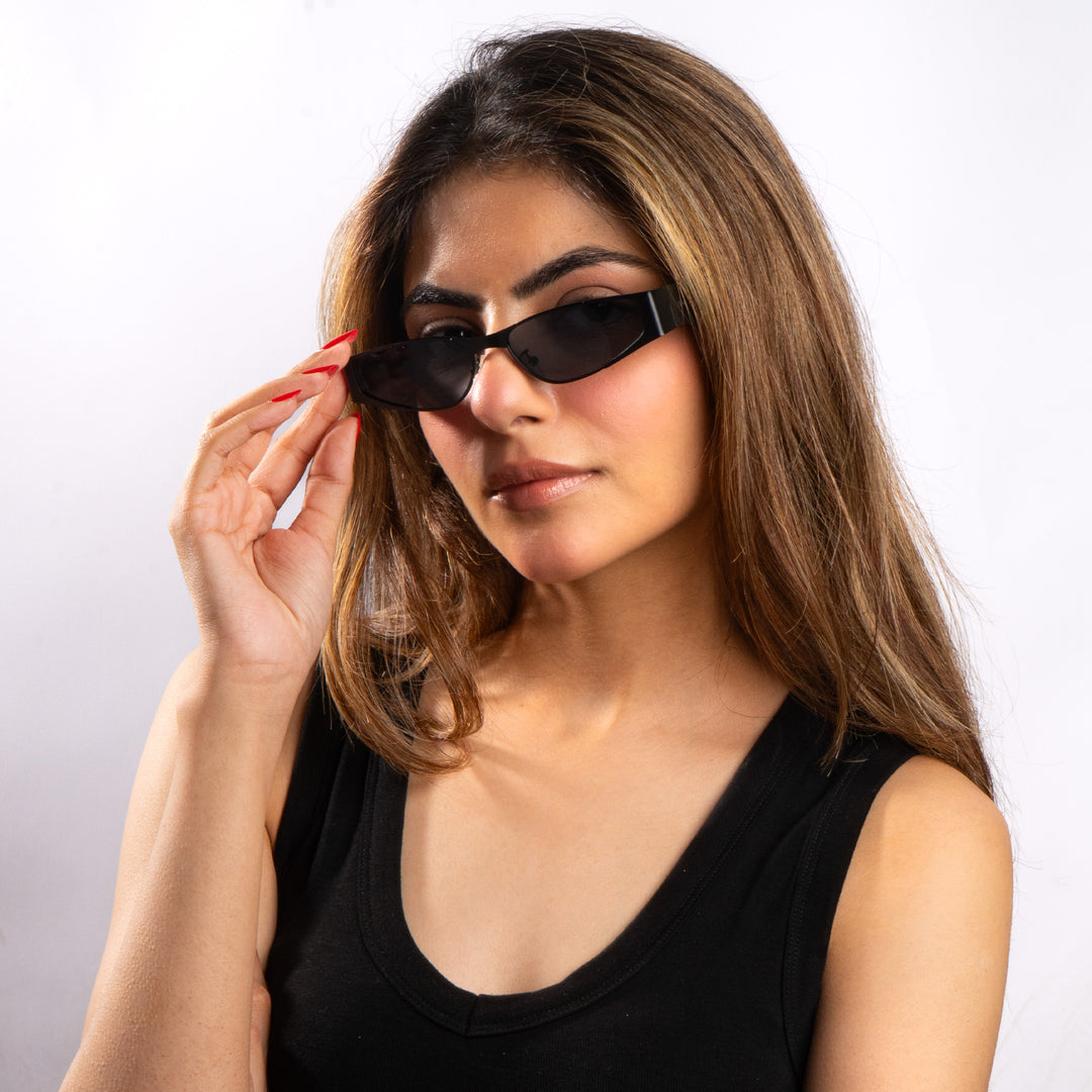 Aespa Black Oval Sunglasses