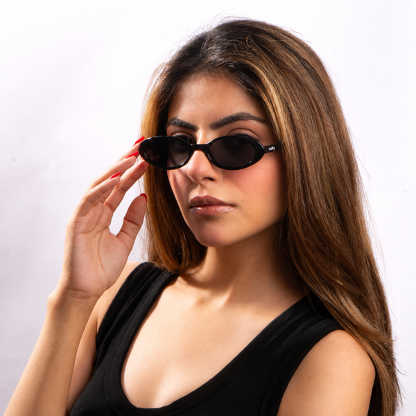 Obscura Oval Classic Shades - Black
