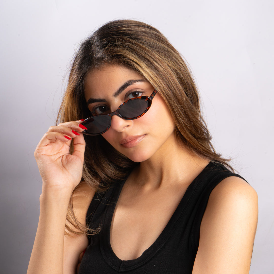 Obscura Oval Classic Shades - Demi