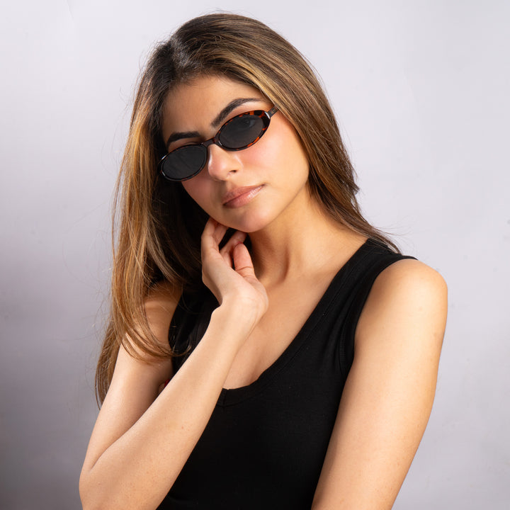 Obscura Oval Classic Shades - Demi