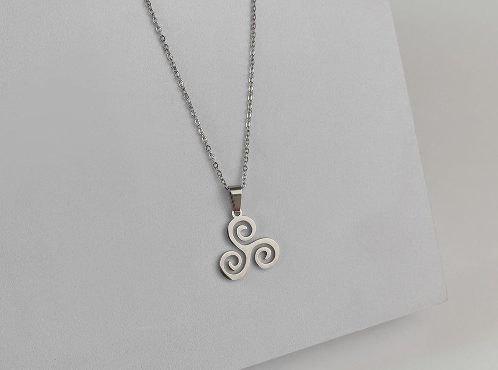 Curves in Harmony Necklace | Salty