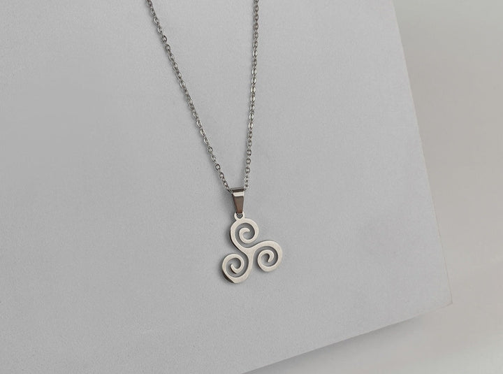 Curves in Harmony Necklace | Salty