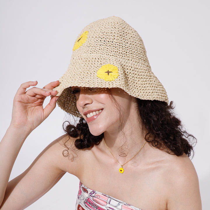 Daisy by the Shore Hat and Necklace Combo