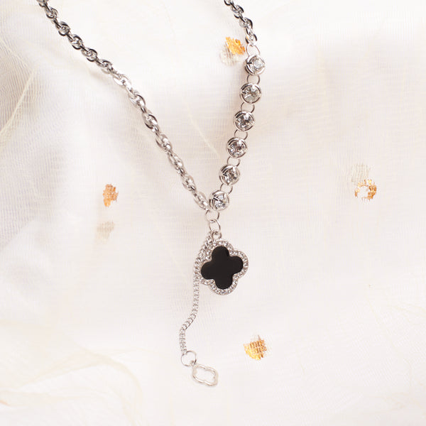 Van Cleef Clover Necklace