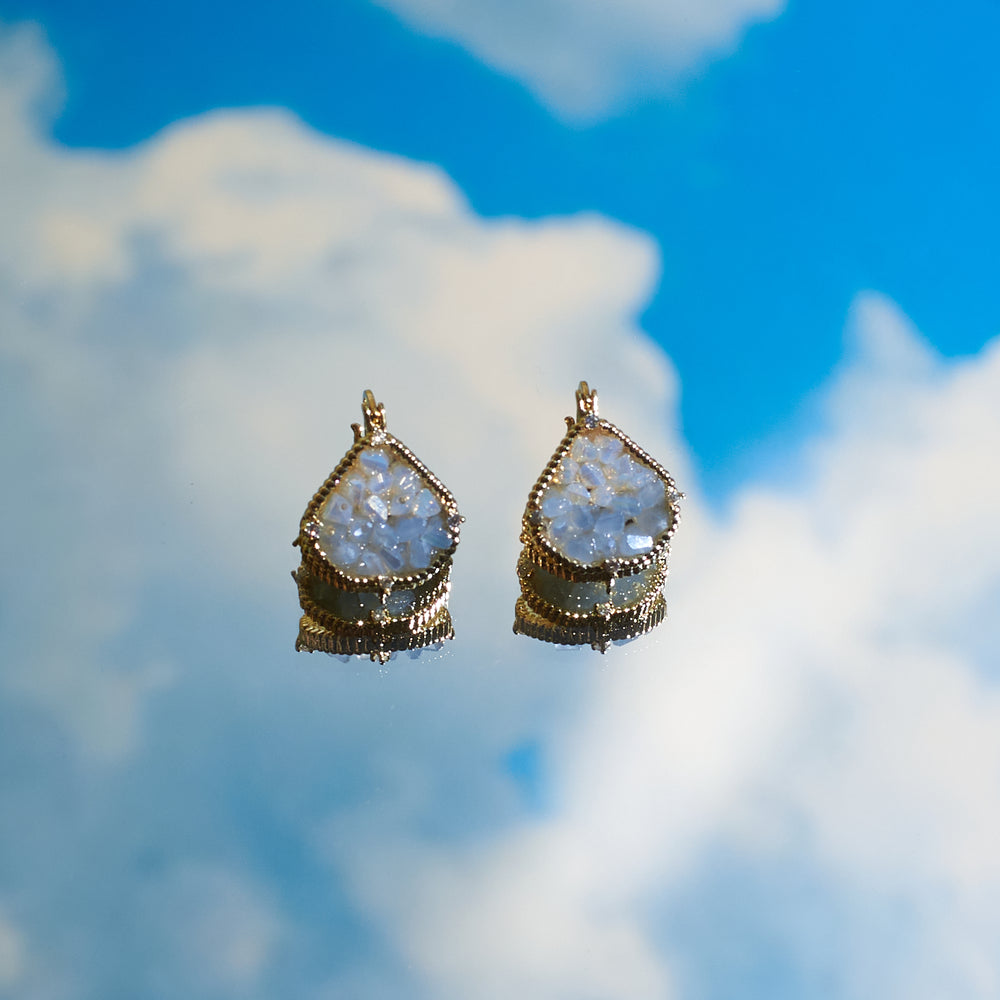 Seeker's Elegance Earrings - Grey Salty