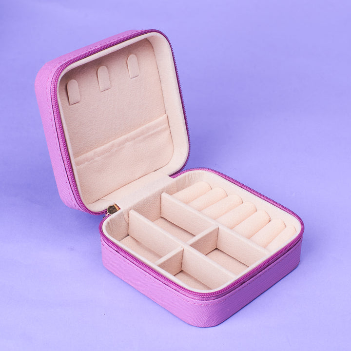 Salty Vault (Jewellery not included )