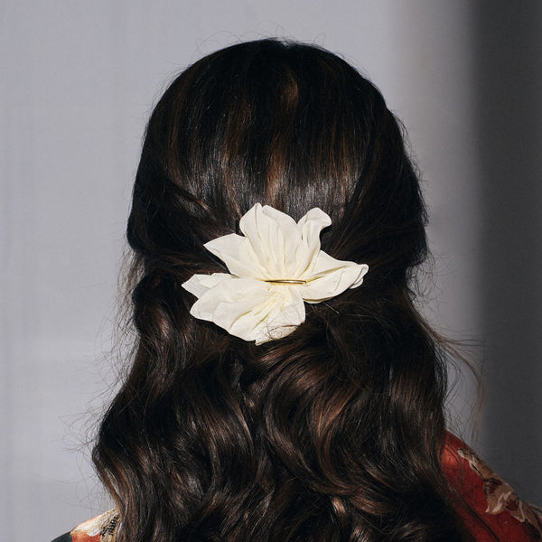 Bride Ruffle Hair Pin