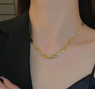 Effortless Glamour Trio Chain