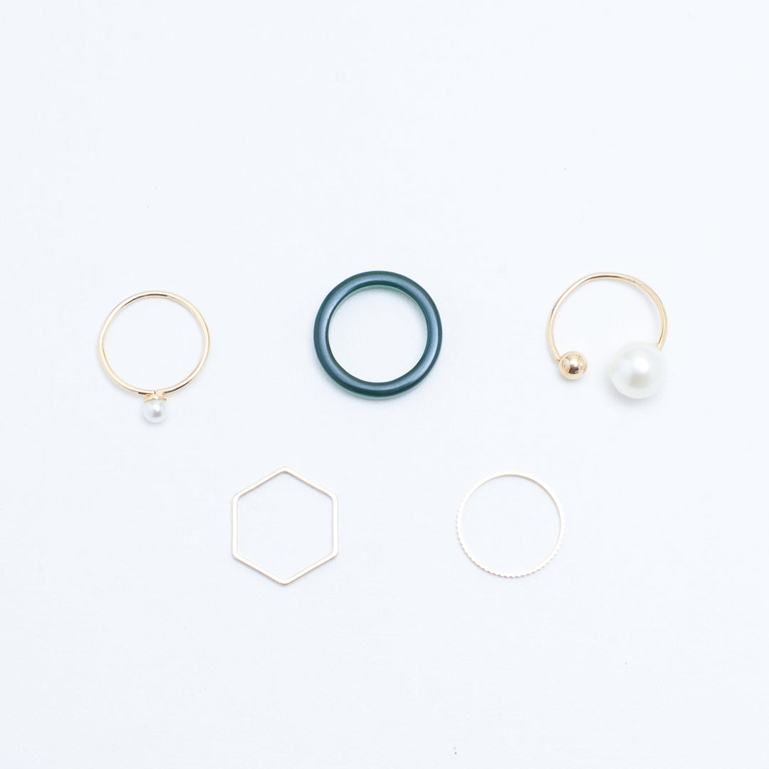 Set Of 5 Emerald Pearl Rings