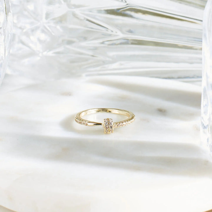 Shimmer Nail Golden Ring | Salty