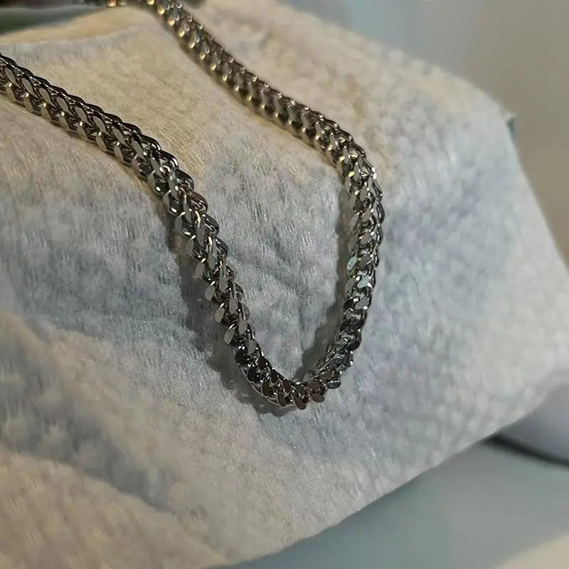 Sleek Elegance Silver Chain - Salty Accessories
