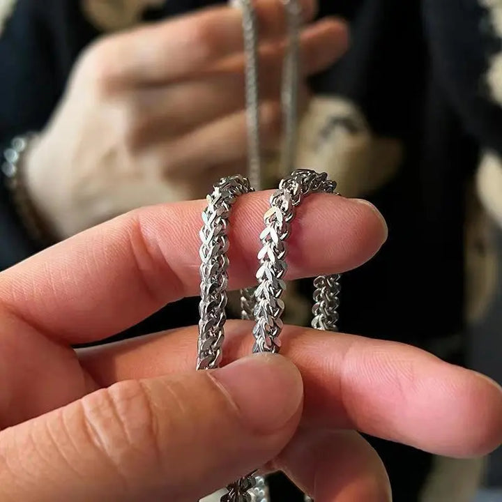 Sleek Elegance Silver Chain - Salty Accessories