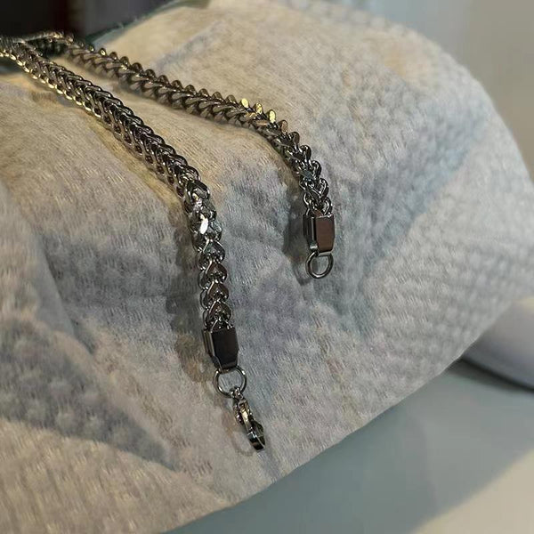 Sleek Elegance Silver Chain