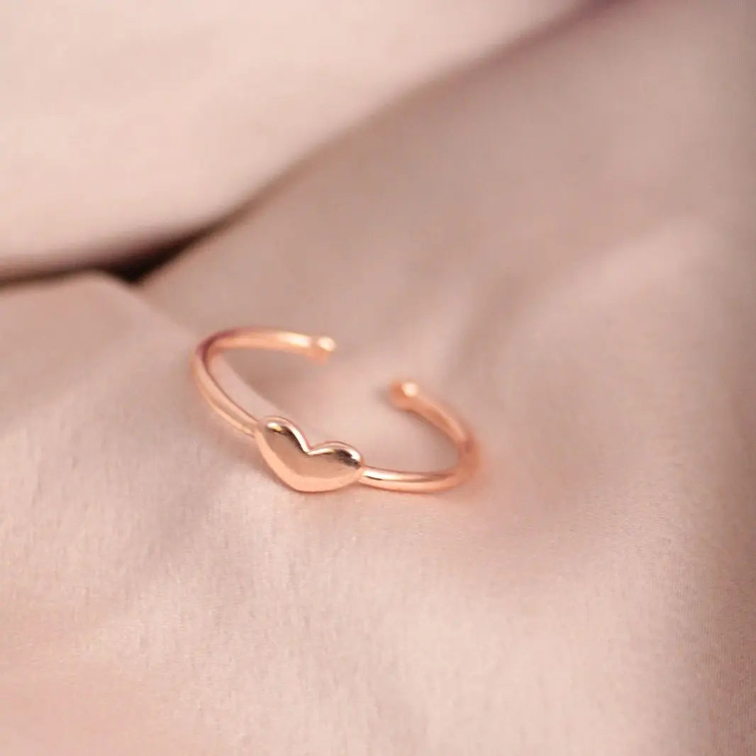 Solid heart charm gold ring