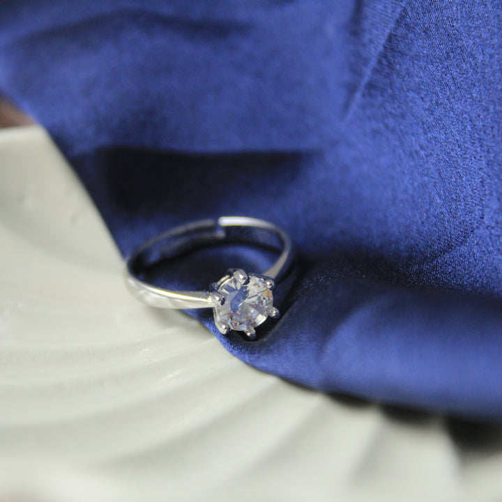 Splendid Crystal Silver Ring