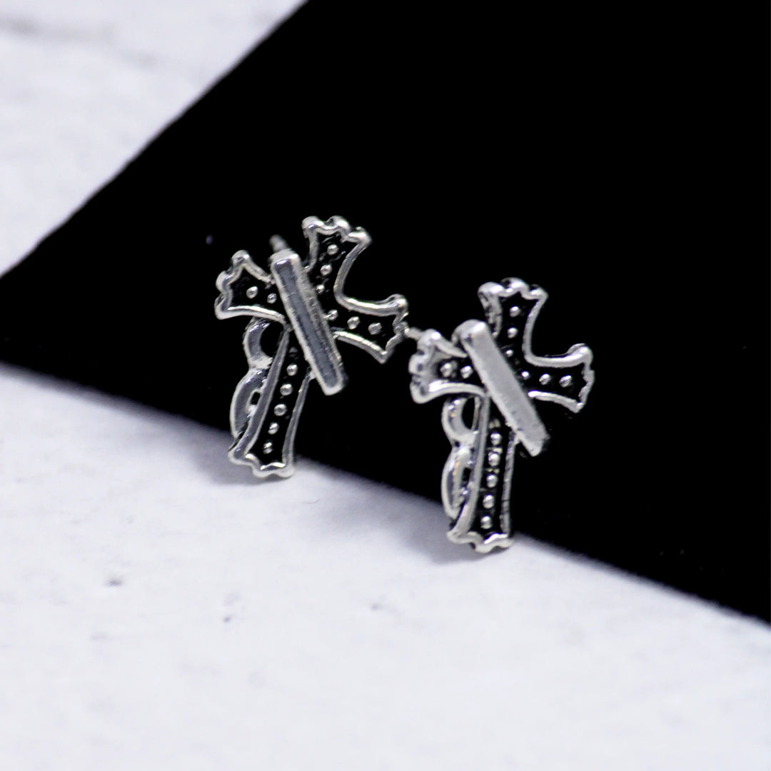 Suave X-Mark Studs
