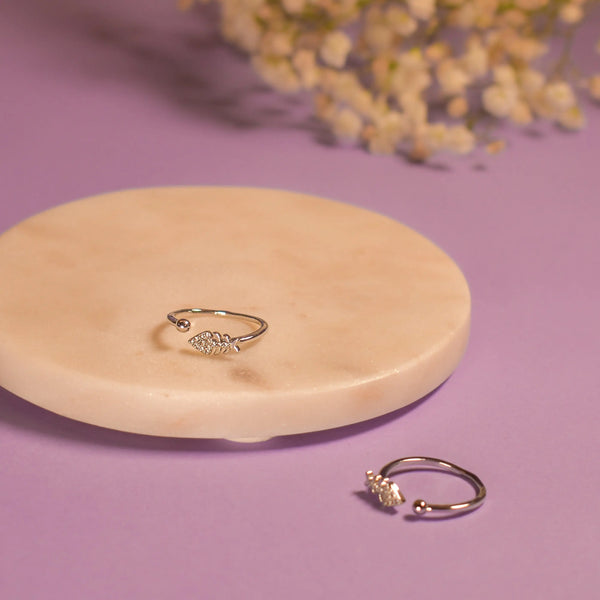 Subtle Silver Leaf Ring