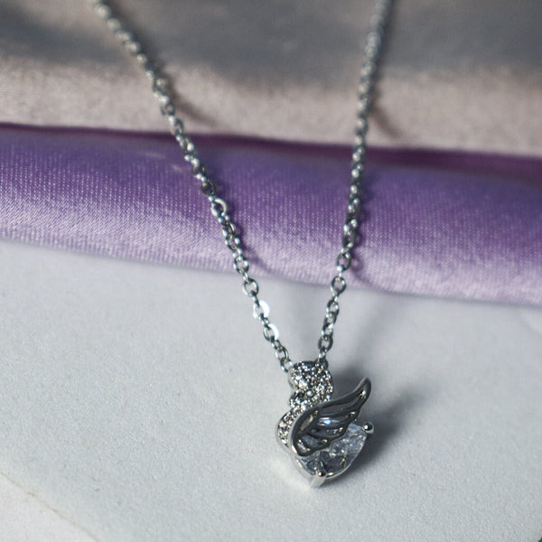 Swan's Radiant Allure Necklace