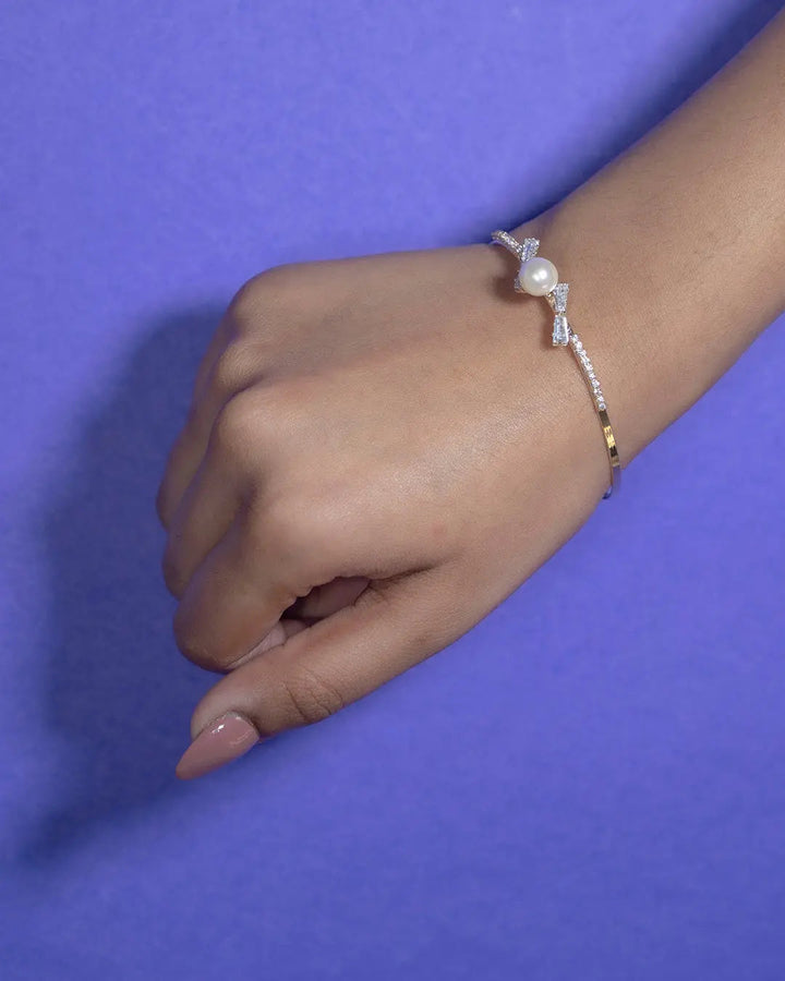 The Queen's Pearl Cuff - Gold - Salty Accessories