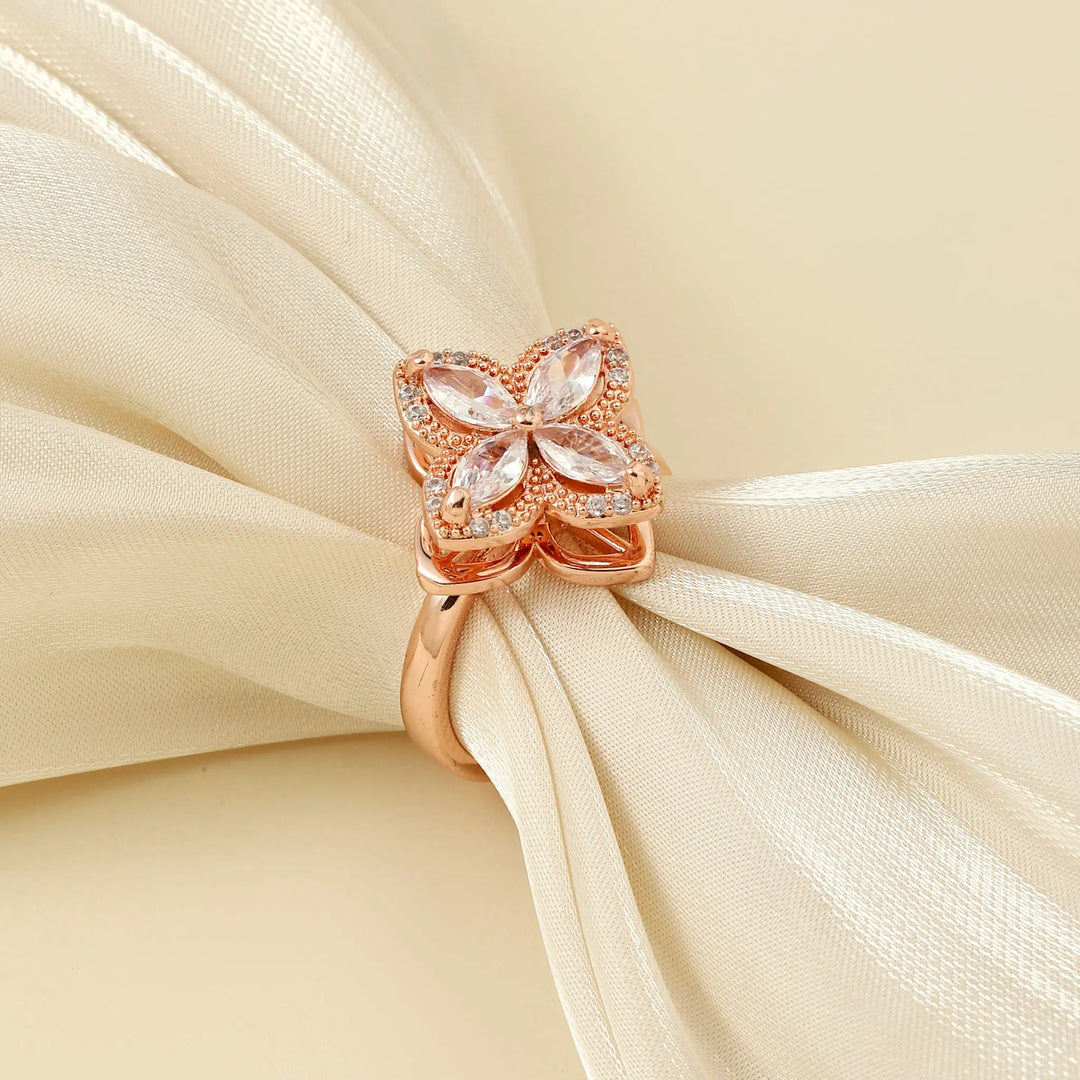 Thea Clover Heart Spinner Ring - Salty Accessories