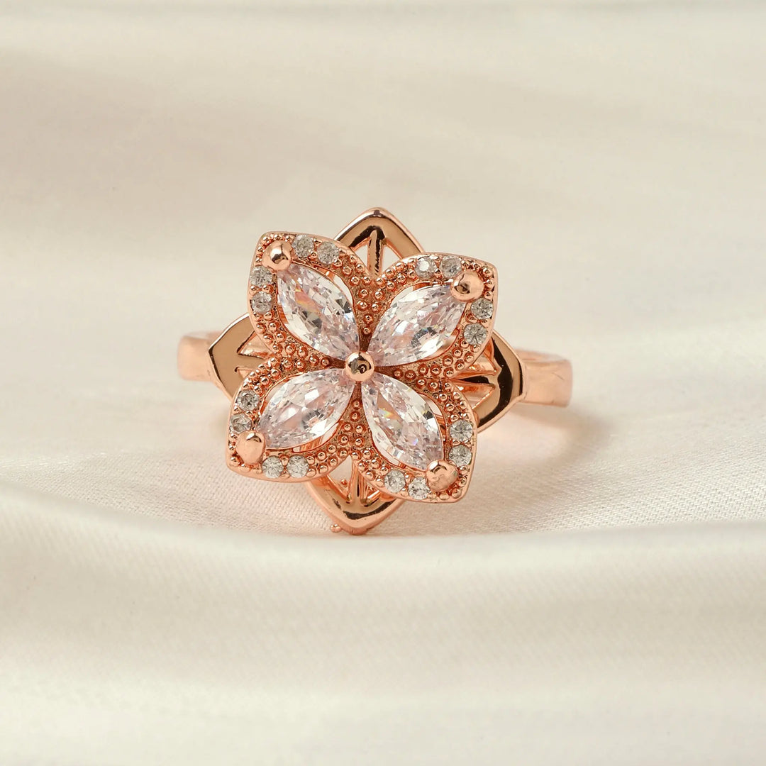 Thea Clover Heart Spinner Ring - Salty Accessories
