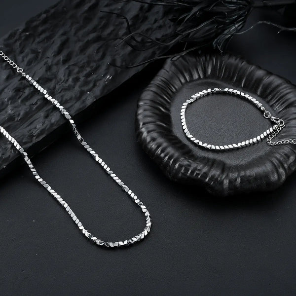 Titan Edge Bead Necklace - Silver