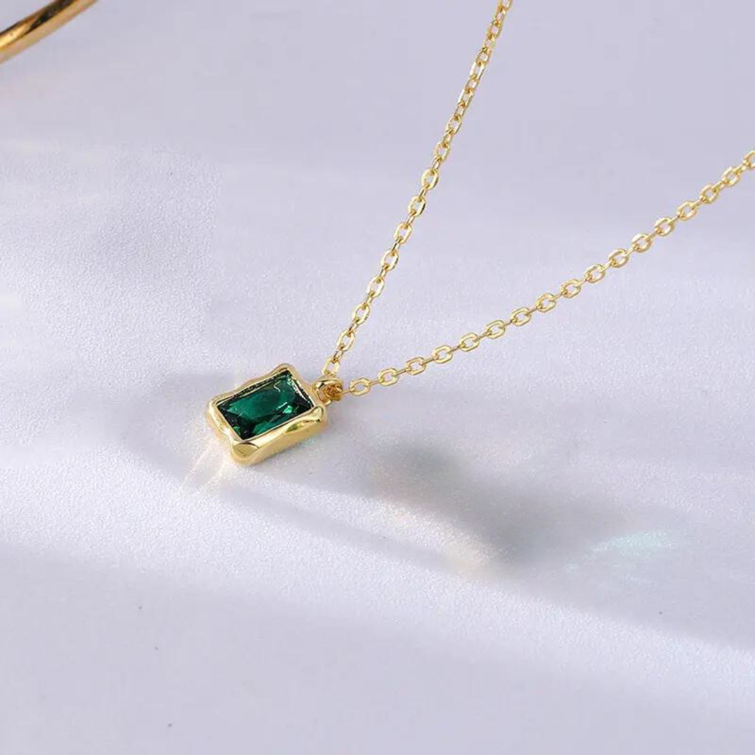 Vintage Emerald Chic Necklace -Gold - Salty Accessories