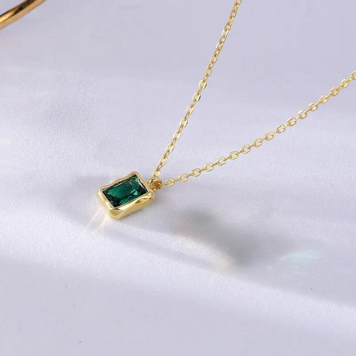Vintage Emerald Chic Necklace -Gold - Salty Accessories